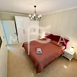 3 Bedroom Beachfront Apartment 834