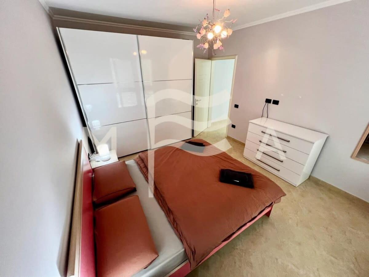 3 Bedroom Beachfront 834 Apartament Golem (Tirana)