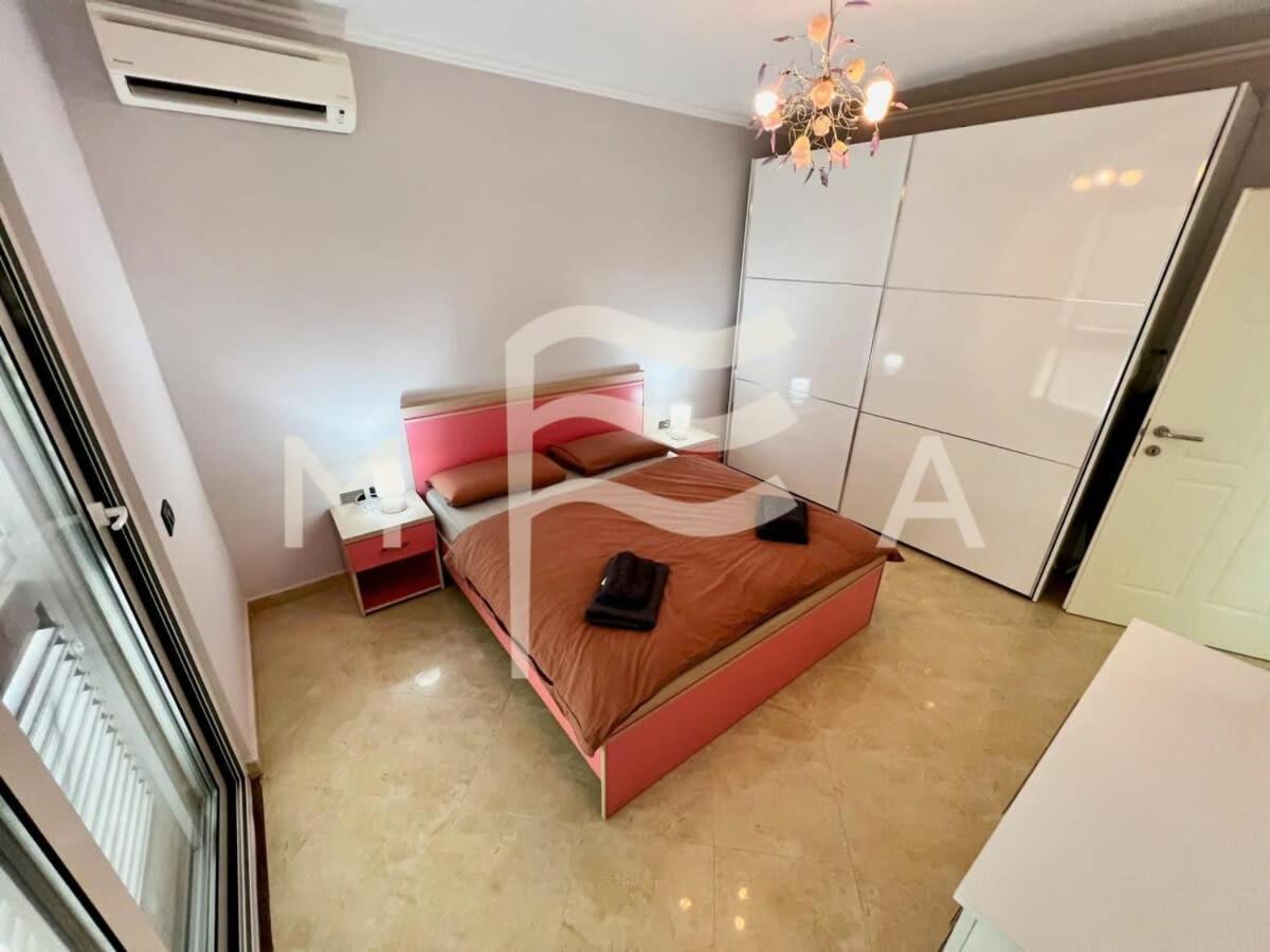 3 Bedroom Beachfront 834 Apartament
