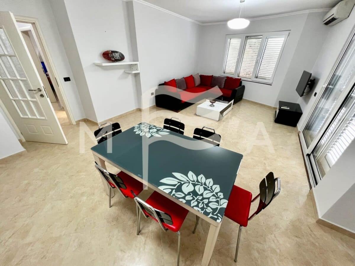 3 Bedroom Beachfront 834