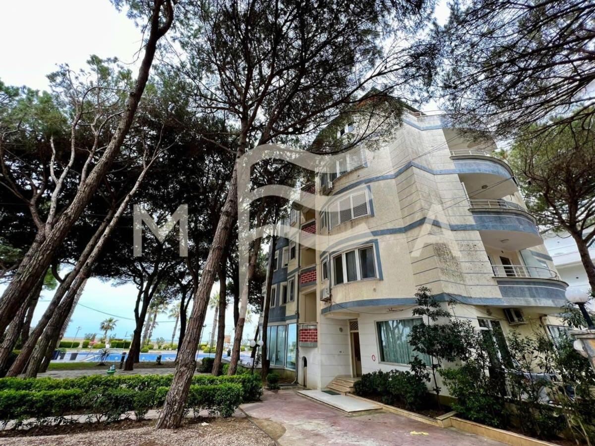 3 Bedroom Beachfront 834 Apartament
