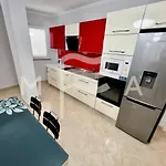 3 Bedroom Beachfront Apartment 834
