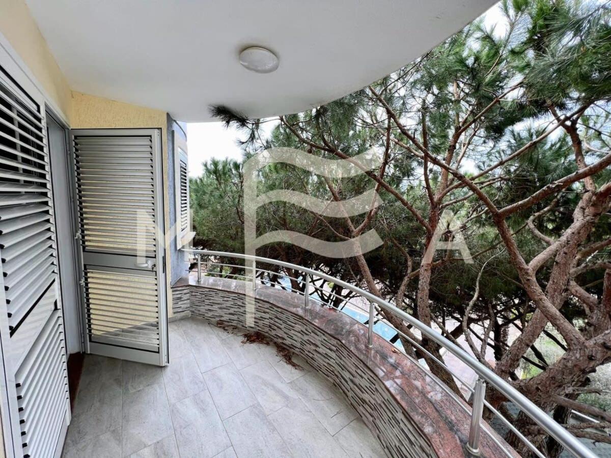 3 Bedroom Beachfront 834